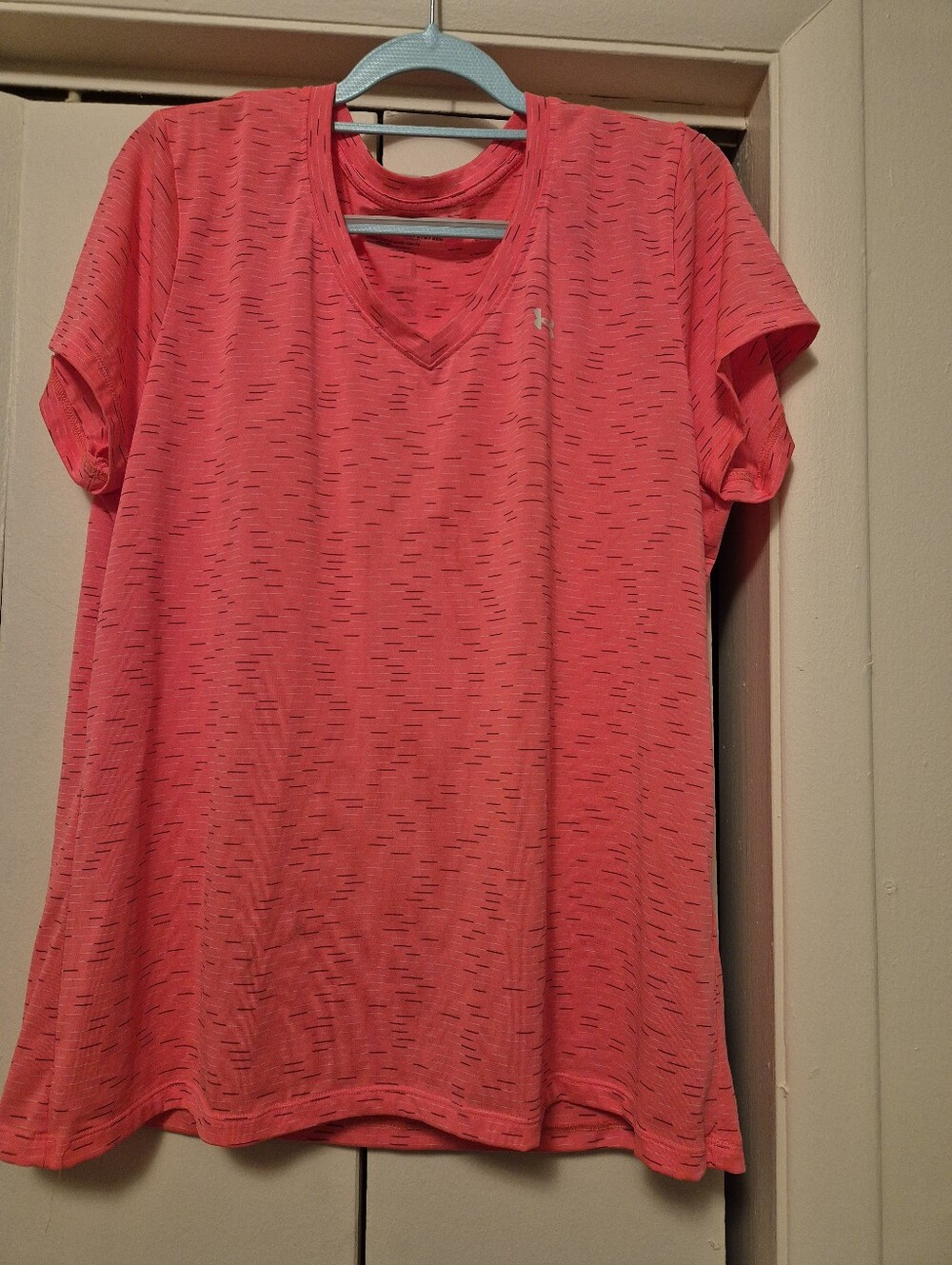 Under Armour Coral Heathered V-Neck Short Sleeve Tee